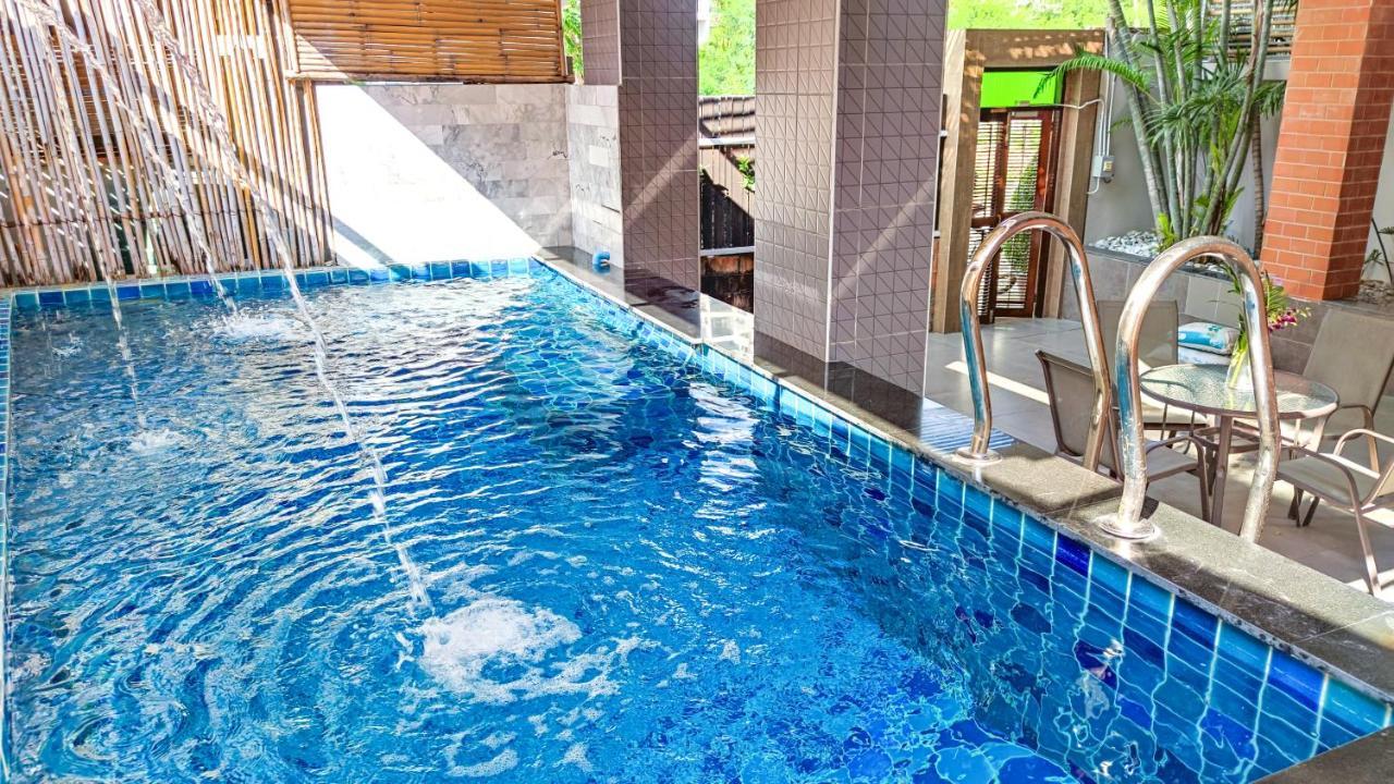 Fiscus 3 Bedrooms With Private Pool.